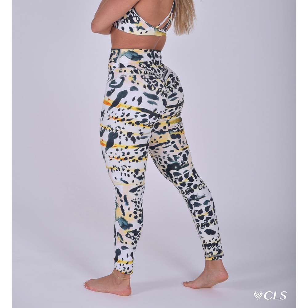 CLS Small Motion Leggings Cheetah NWOT